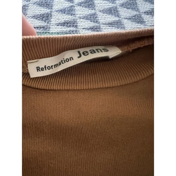 Reformation Jeans Organic Cotton Tan Crewneck Cropped Sweater sz medium - Picture 2 of 4